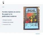 Una pantalla exterior YJCEN fijada a un muro de ladrillo muestra un anuncio de un evento junto al título del artículo.