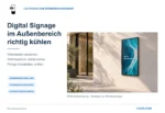 Konzeptdarstellung eines hochkant montierten YJCEN-Außendisplays an einer sonnigen Außenwand mit Hinweisen zum Wärmemanagement.